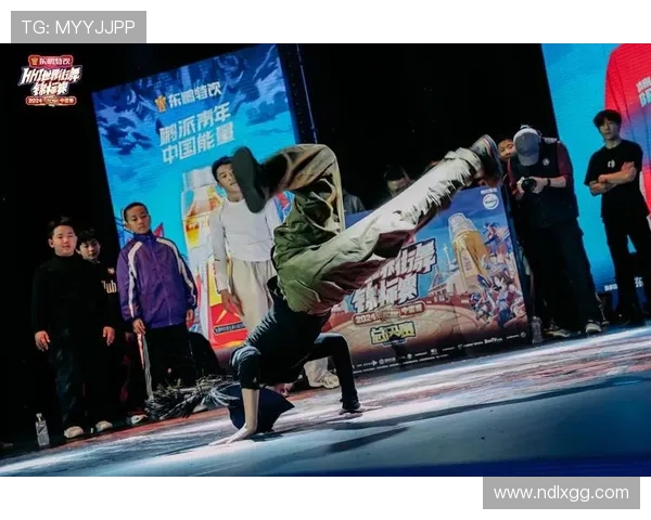 深圳街舞队的耐力挑战揭秘街舞巨献背后的坚持与热情