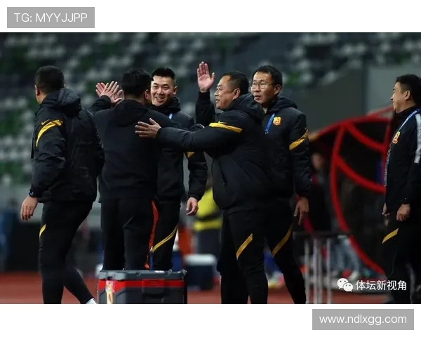 西安飞盘队在滑板精英赛中以81分稳居积分榜首位 西安飞盘队在滑板精英赛中以81分稳居积分榜首位