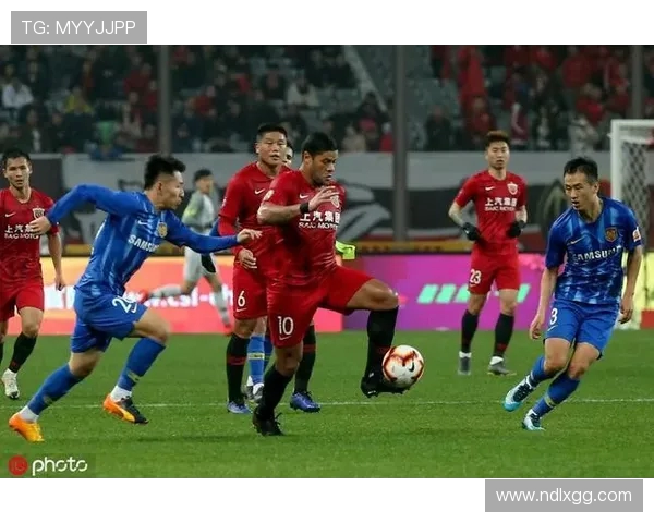 上港与苏宁精彩对决录像回放全程回顾与精彩瞬间分析