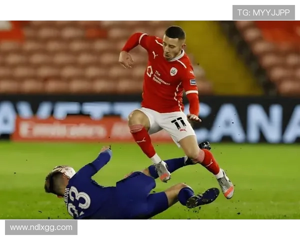 林肯城与罗瑟汉姆的激烈对决揭示英甲联赛的竞争魅力与球队实力较量