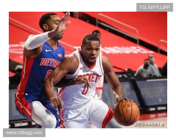 活塞伍德对阵火箭精彩比赛录像回顾与分析